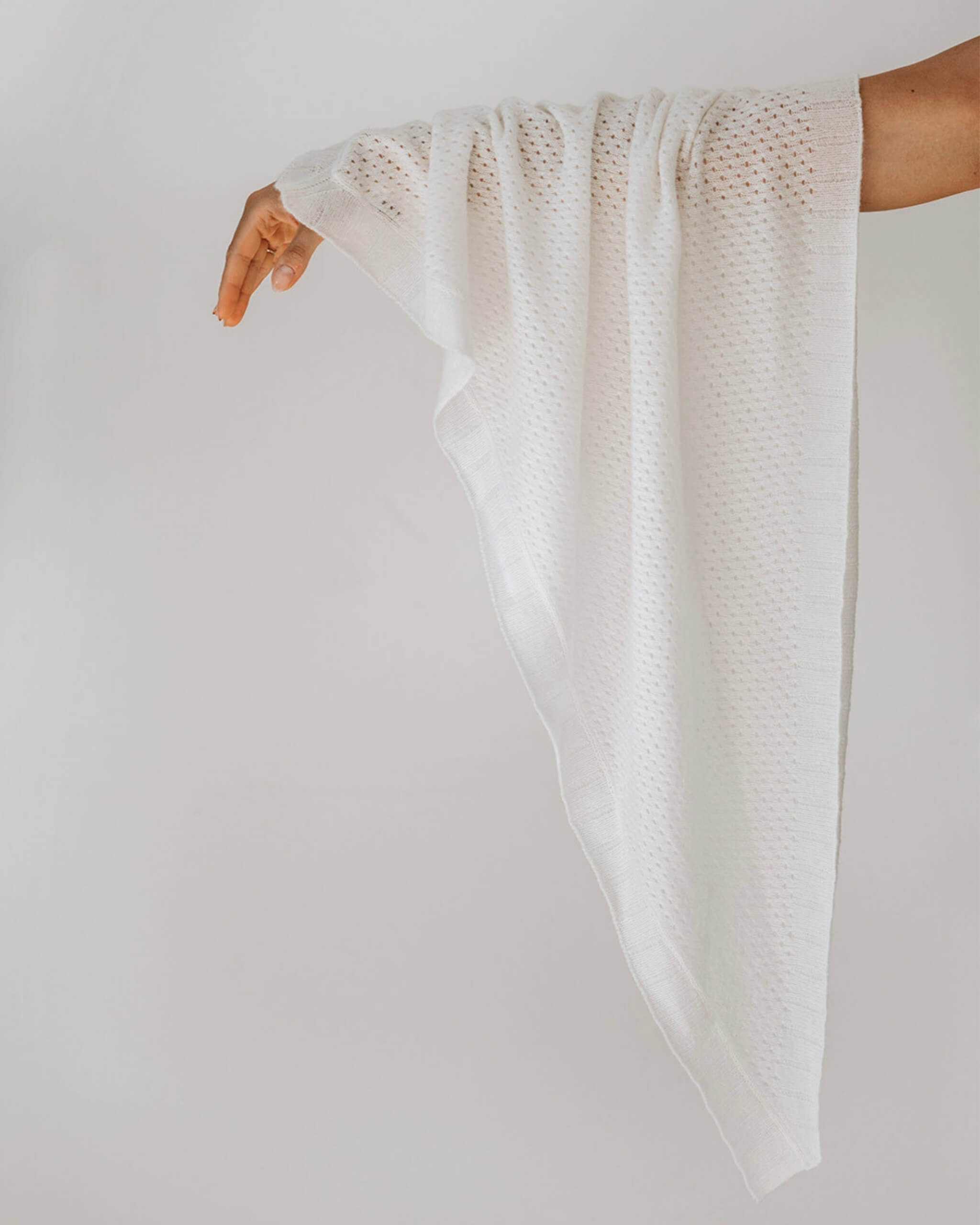 Kashmir tørklæde i naturhvid, sandbrun og dyb chokolade