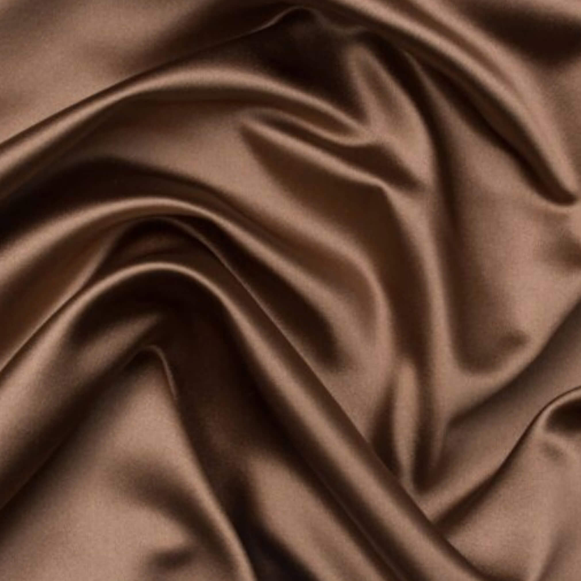 Mørkebrun draperet 100 % Mulberry silke med blank overflade - eksklusiv tekstur og luksuriøs glans fra marimi.